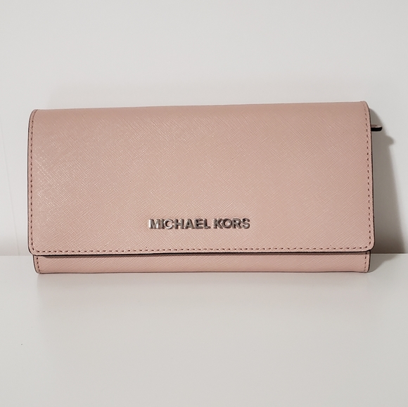 Michael Kors Handbags - NWOT Michael Kors Wallet